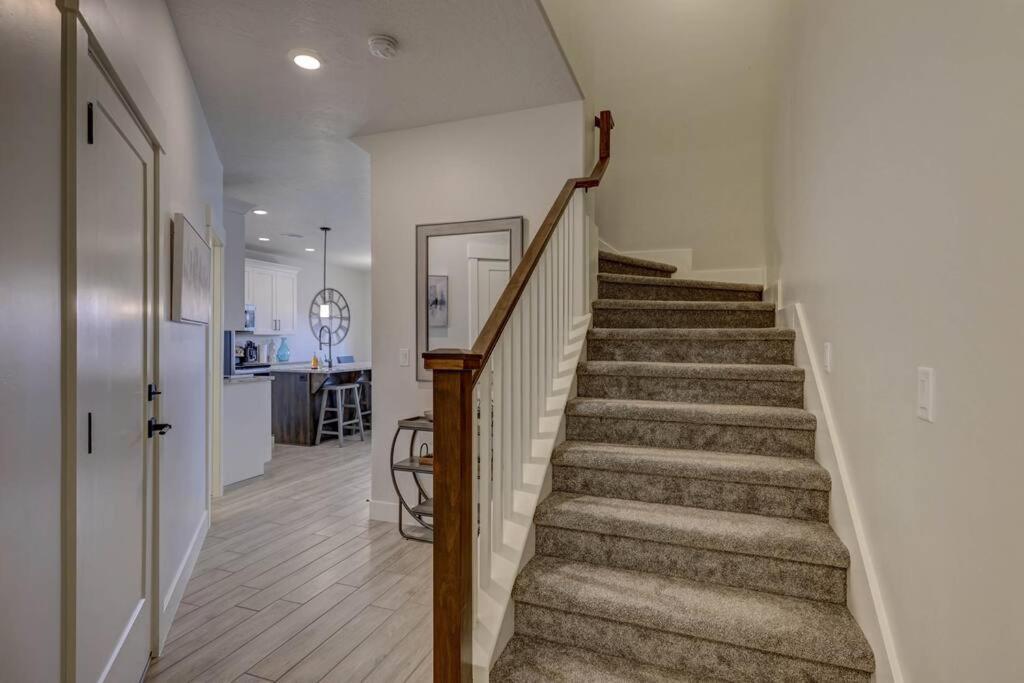 Villa St George, Private Hot Tub/Patio, New Community Washington Exterior foto